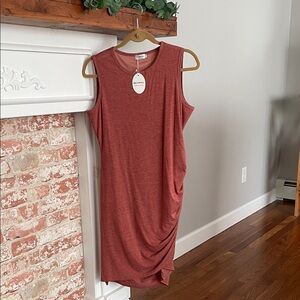NWT Qearal Sleeveless Midi Dress in Rust. Size M.